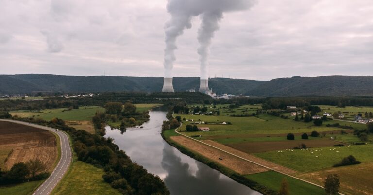 nuclear option: Idiom Meaning and Origin
