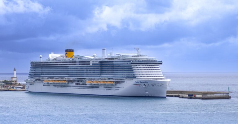 sinking ship: Idiom Meaning and Origin